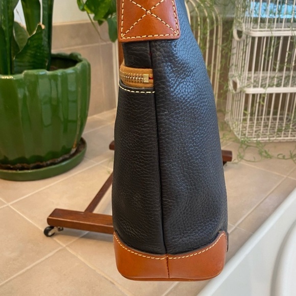 Dooney & Bourke Pebble Grain Large Tassel Crossbody, black 🖤 - Picture 5 of 12